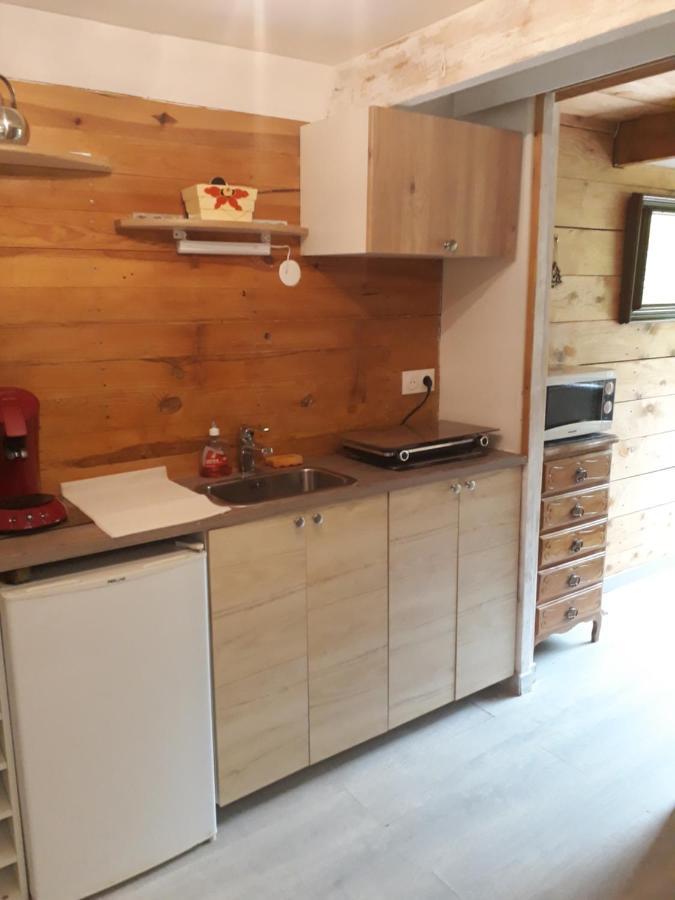 Patin Couffin Hotell Puyloubier Exteriör bild